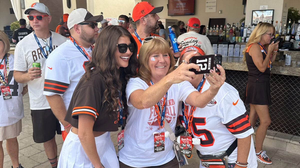 Fan travel packages for sports fans in Euclid, OH